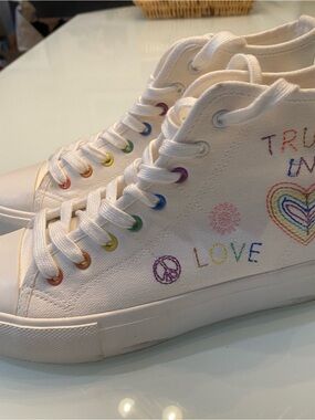 EUC American Eagle Rainbow Embroidered White Canvas High Top Sneakers 7